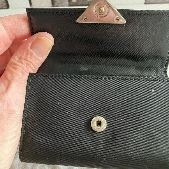 Vintage PRADA TESSUTO six key case, box & authenticity card. Black/silver. - Picture 5 of 7